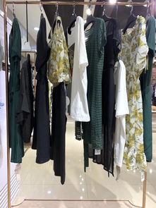 艾蜜雪女装批发 一手货源，折扣直供，赋能您的时尚零售事业